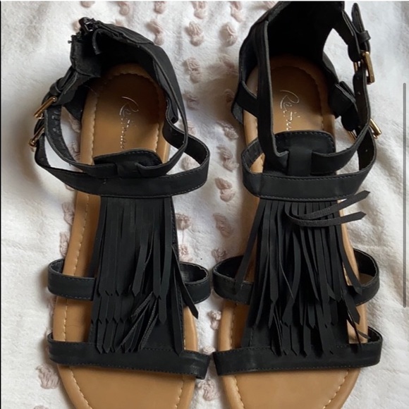 2/$15 Reitman’s Tassel Sandals - Picture 4 of 5